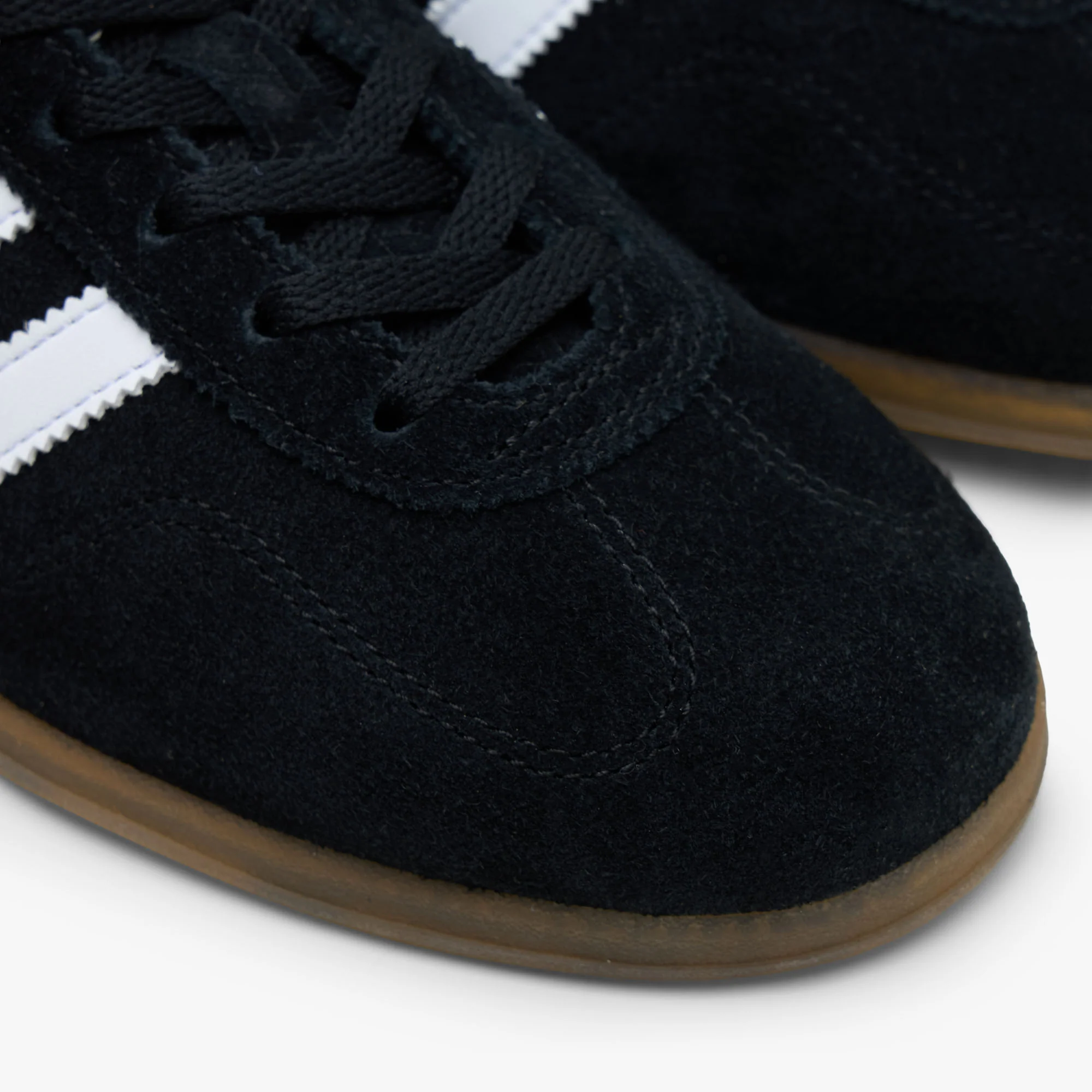 adidas Originals Women's Gazelle Lo Pro Core Black / Cloud White - Gum - Image 6
