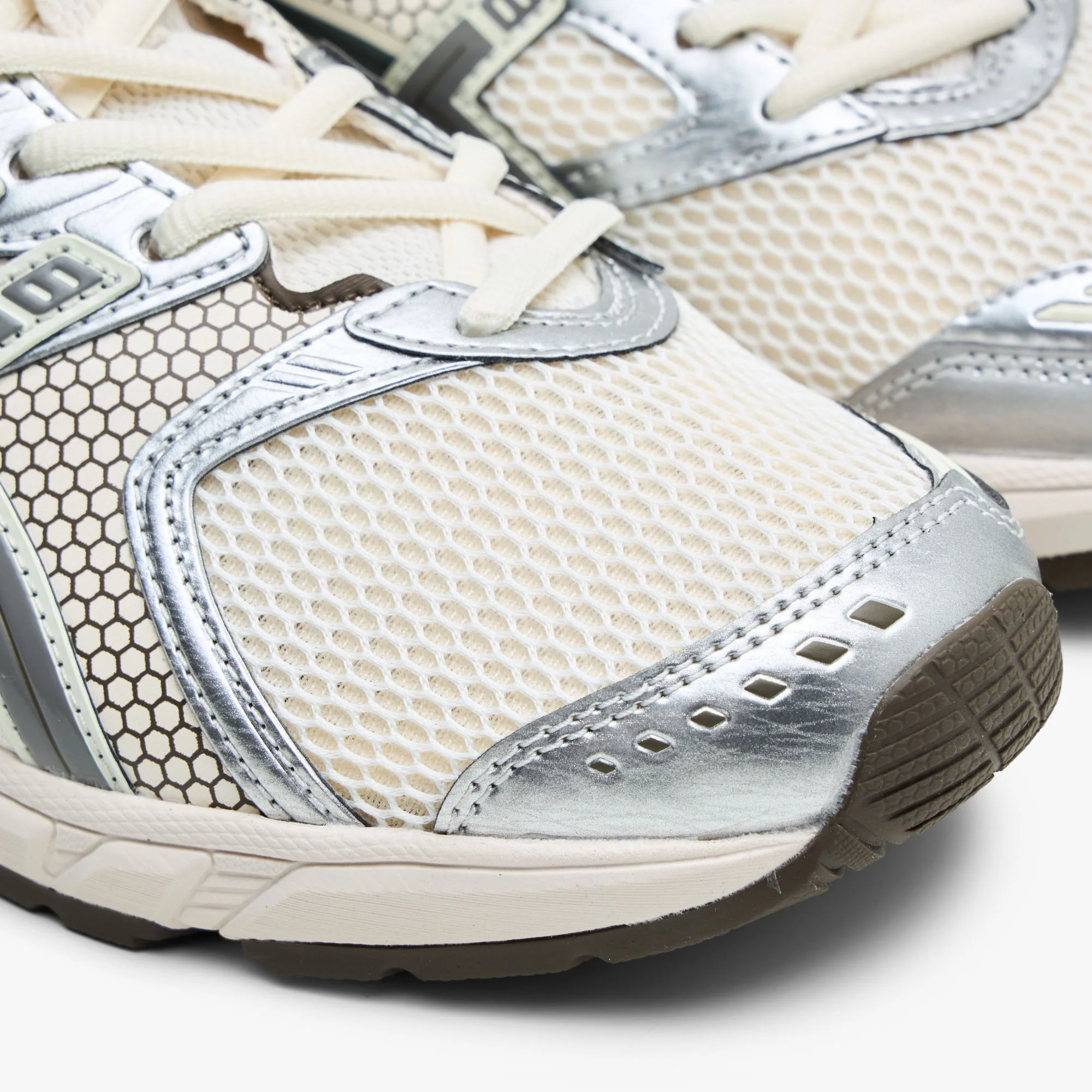 ASICS GEL-DS Trainer 14 Cream / Clay Grey - Image 6