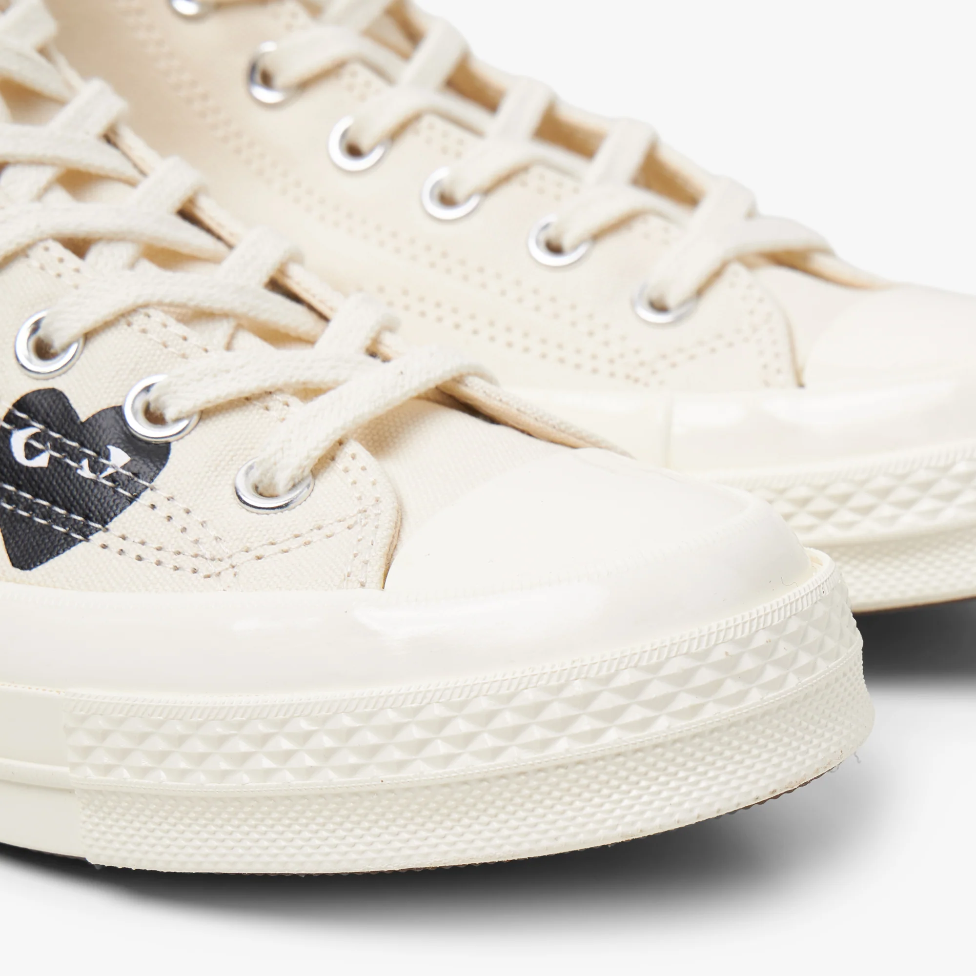 Converse x COMME des GARÇONS PLAY Chuck Taylor Hi / Multi Heart Beige - Image 6