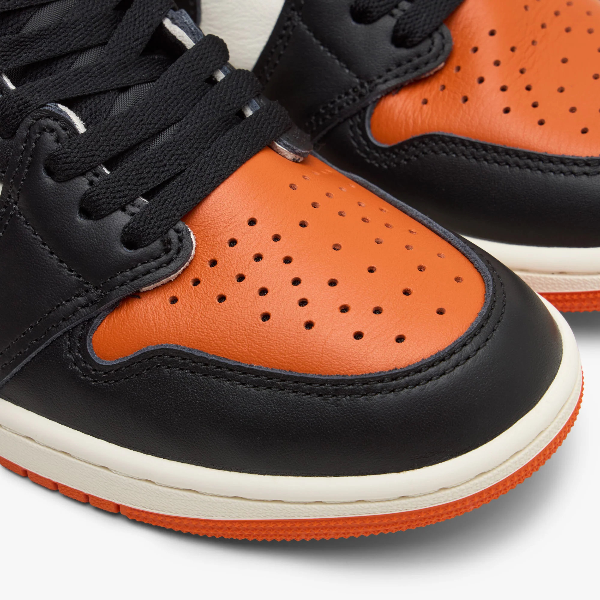 Jordan 1 Retro High OG Black / Sail - Starfish - Image 6