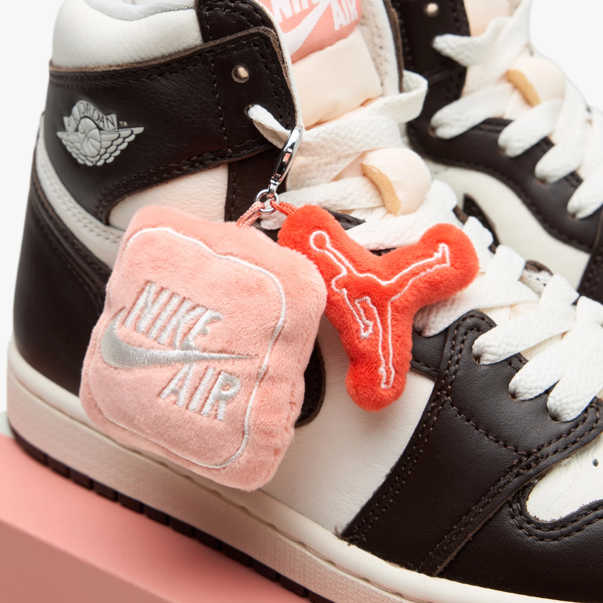 Jordan Women's 1 Retro High OG Baroque Brown / Sail - Image 8