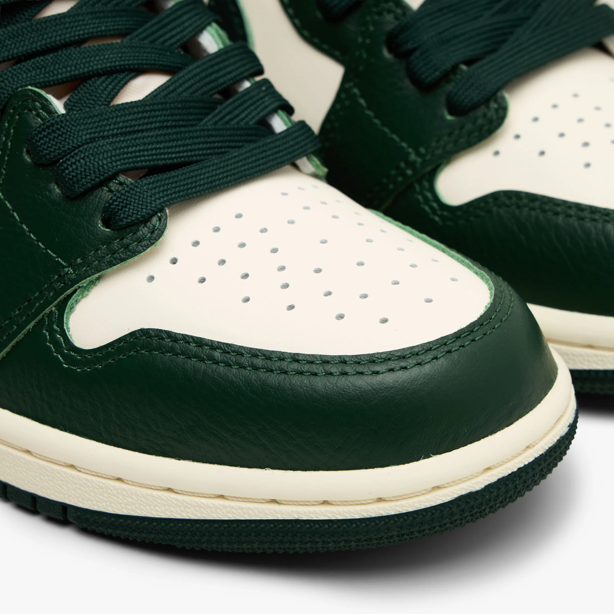 Jordan Women's 1 Retro High OG Pale Ivory / Pro Green - Image 6