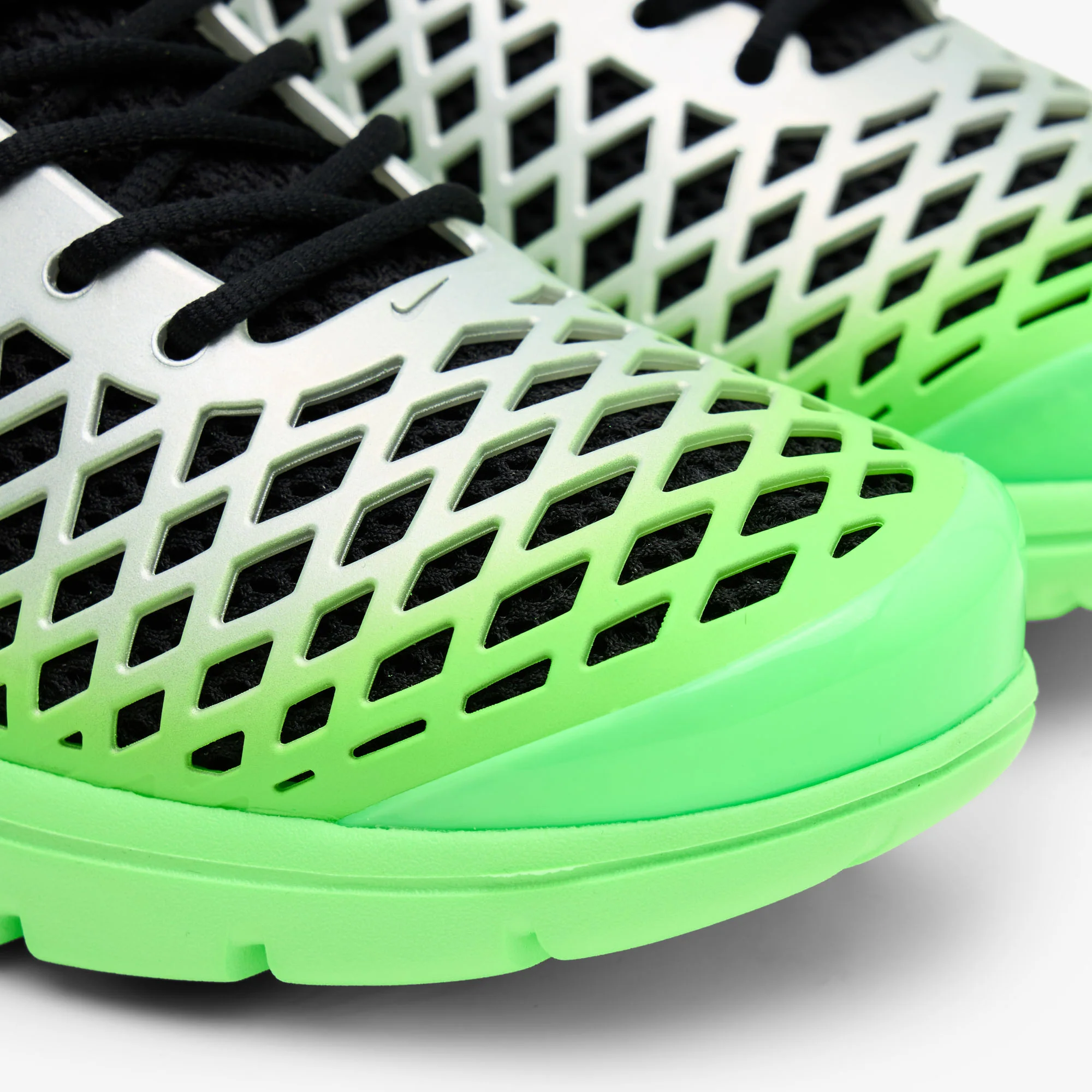 Nike Women's Rejuven8 Run OG SP Metallic Silver / Black - Voltage - Image 7