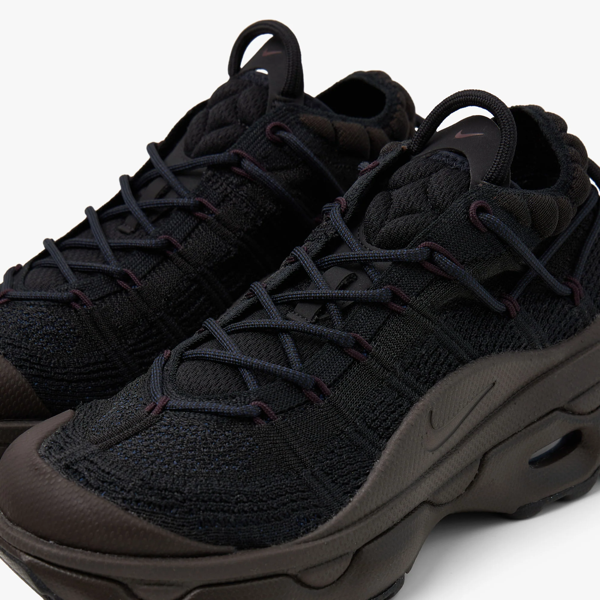 Nike Women's Air Max Flyknit Venture Black / Cacao Wow - Velvet Brown - Image 7