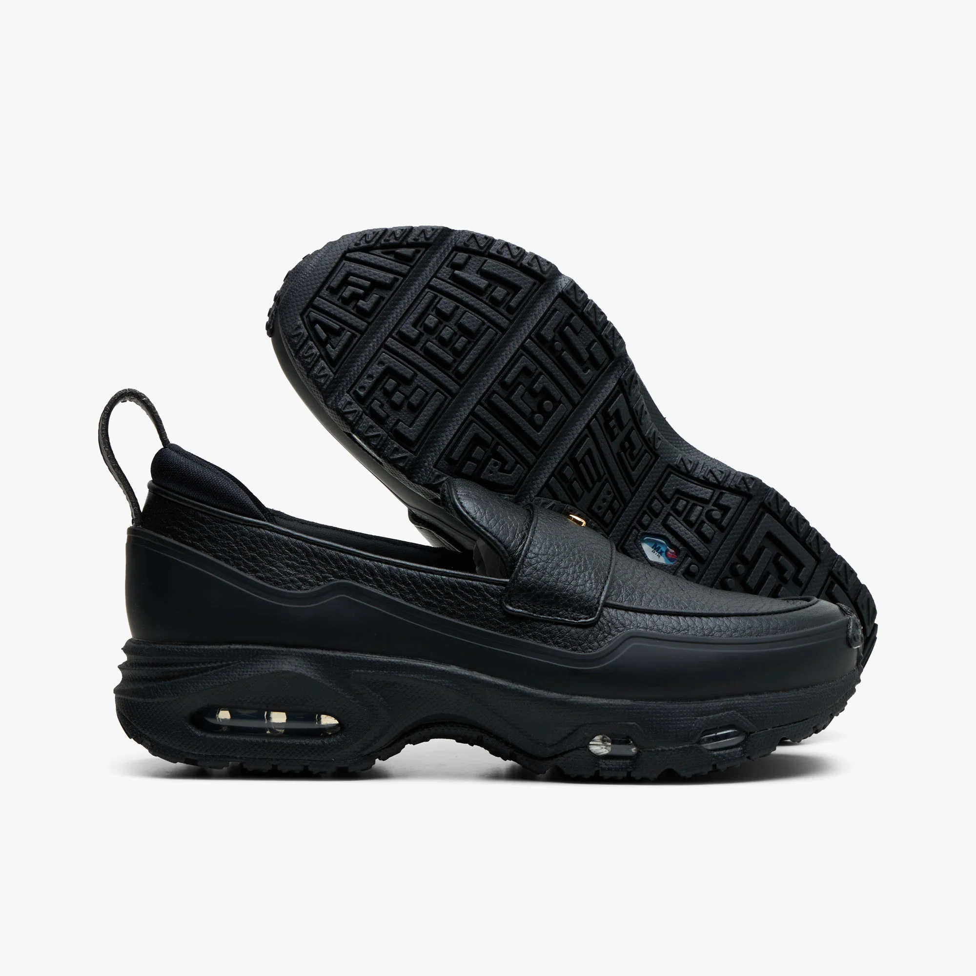 Nike Women's Air Max Phenomena Black / Metallic Gold - Image 2