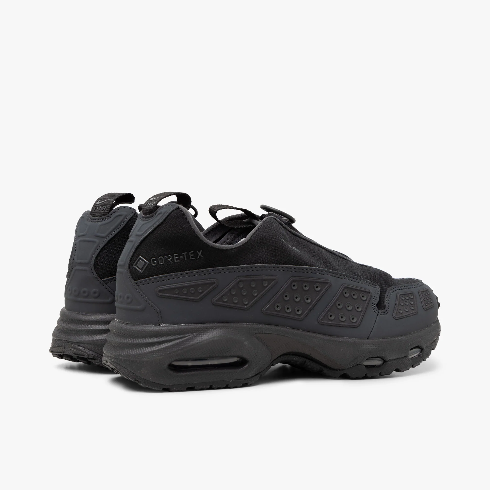 Nike Women's Air Max SNDR GORE-TEX Black / Dark Smoke Grey - Image 4