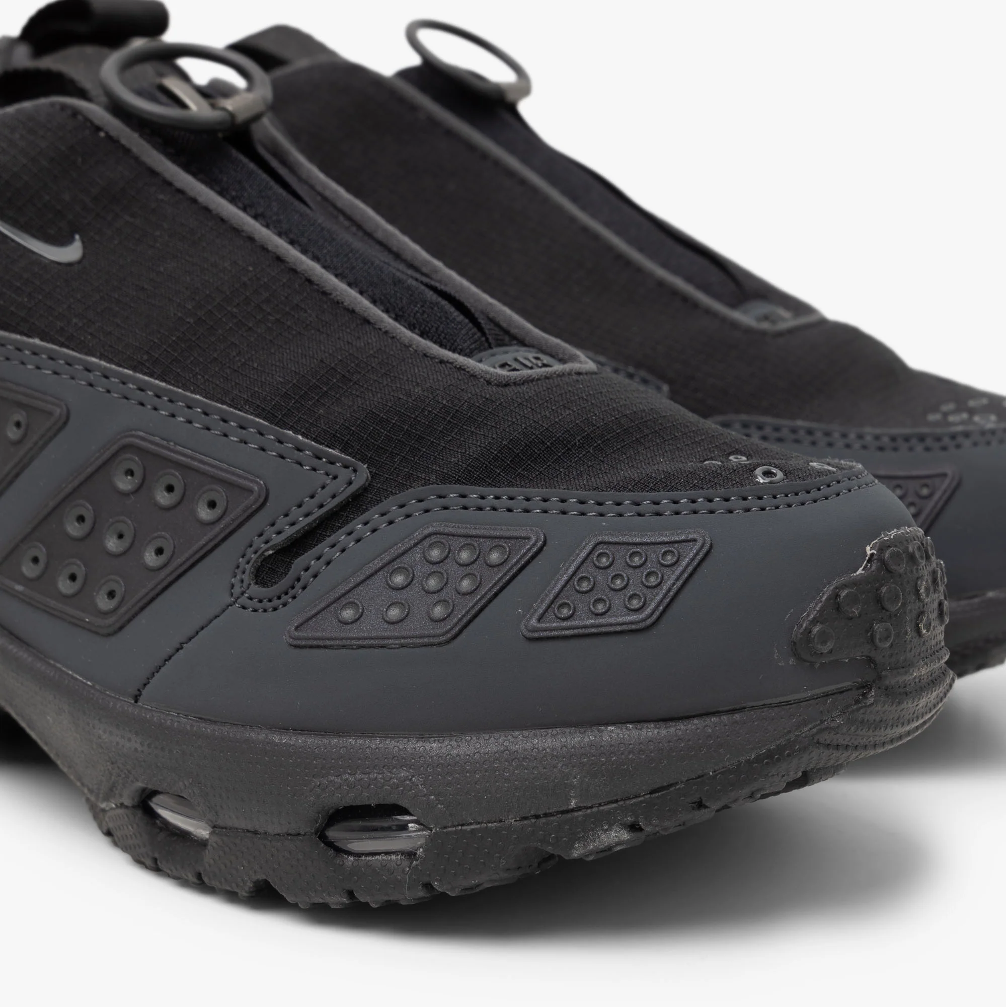Nike Women's Air Max SNDR GORE-TEX Black / Dark Smoke Grey - Image 6