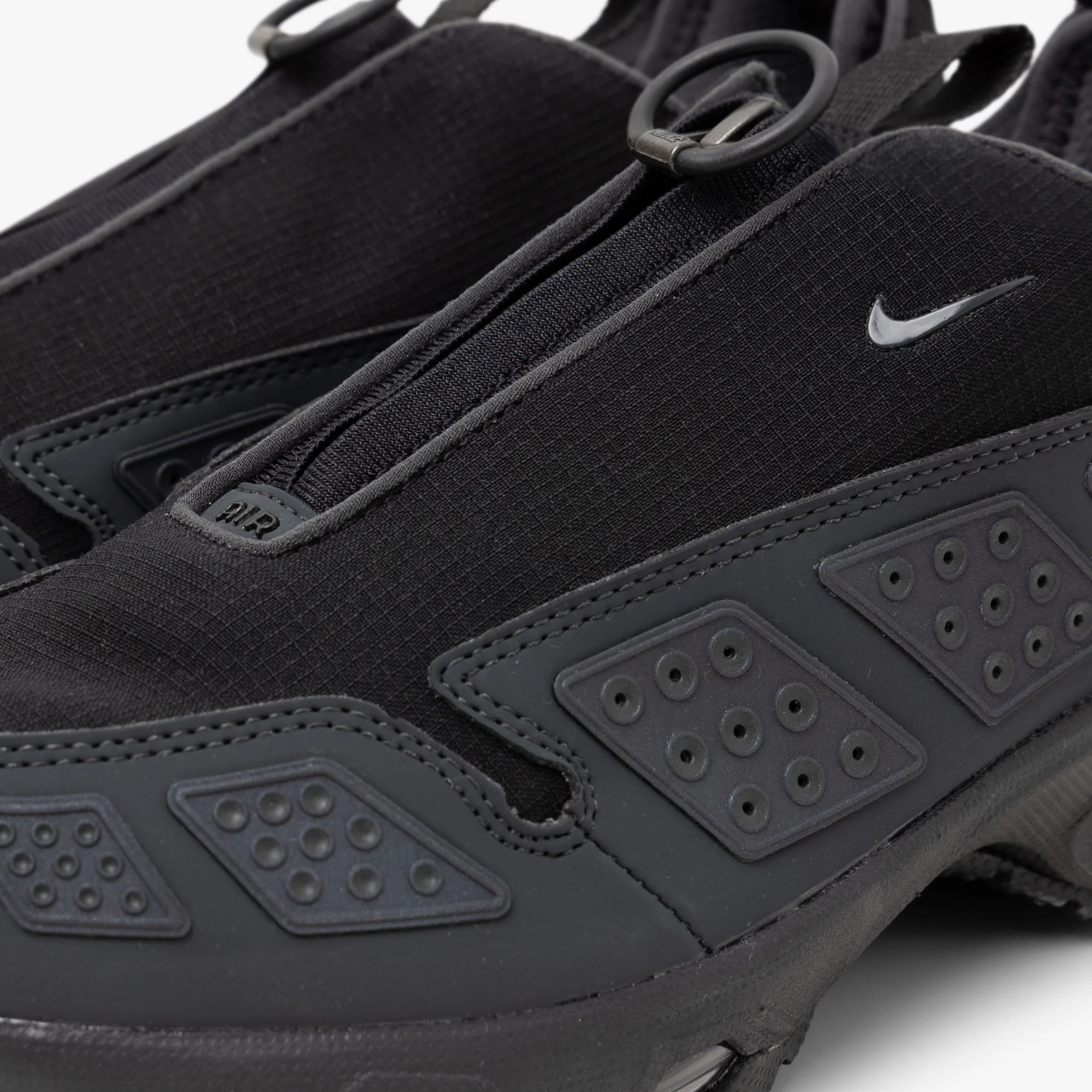 Nike Women's Air Max SNDR GORE-TEX Black / Dark Smoke Grey - Image 7