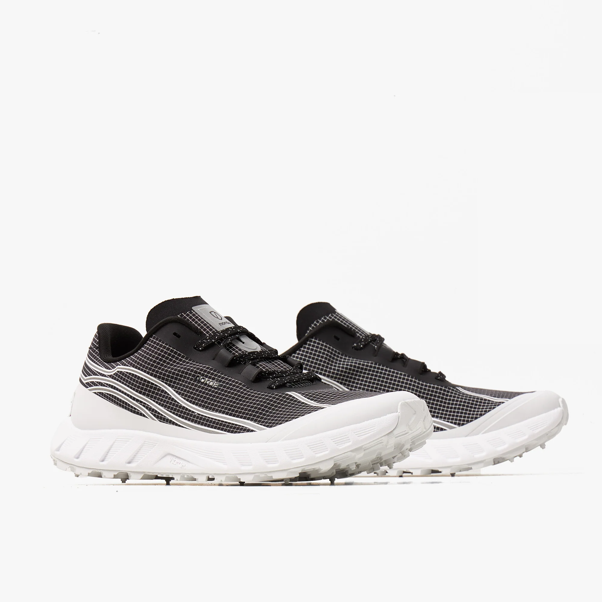 norda 002 / Summit Black - Image 3