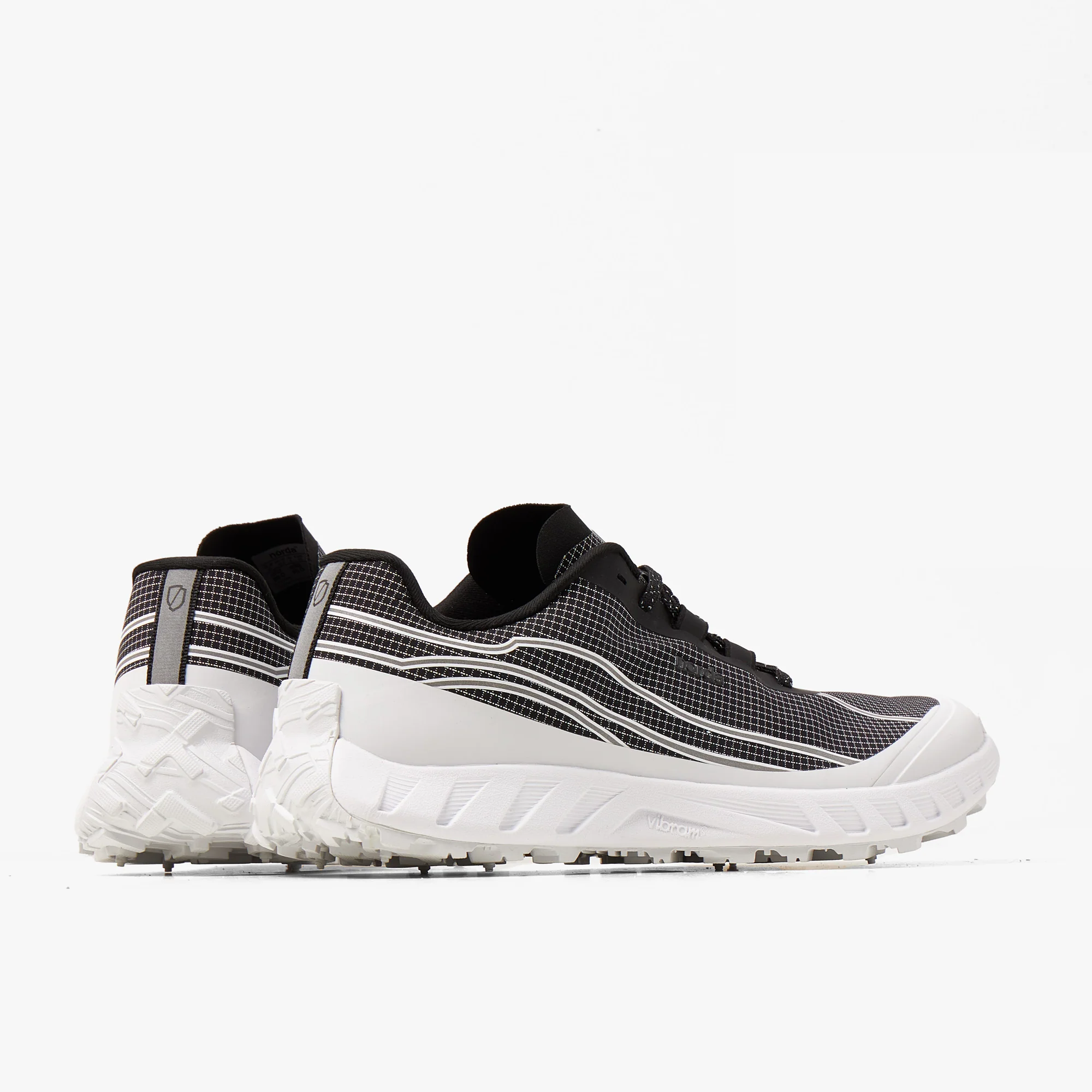 norda 002 / Summit Black - Image 4
