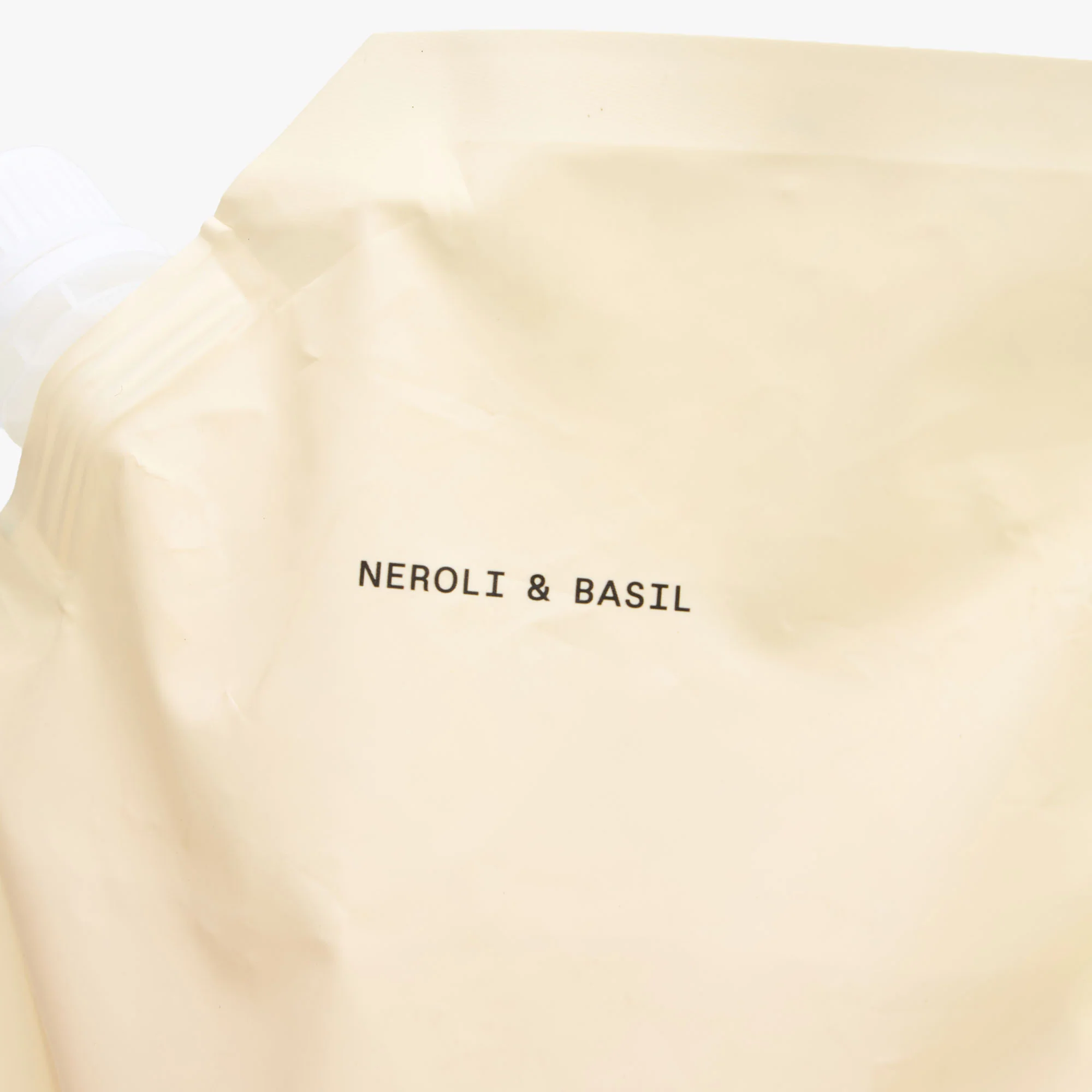 SALT & STONE Body Wash Refill Pouch Neroli & Basil - Image 3