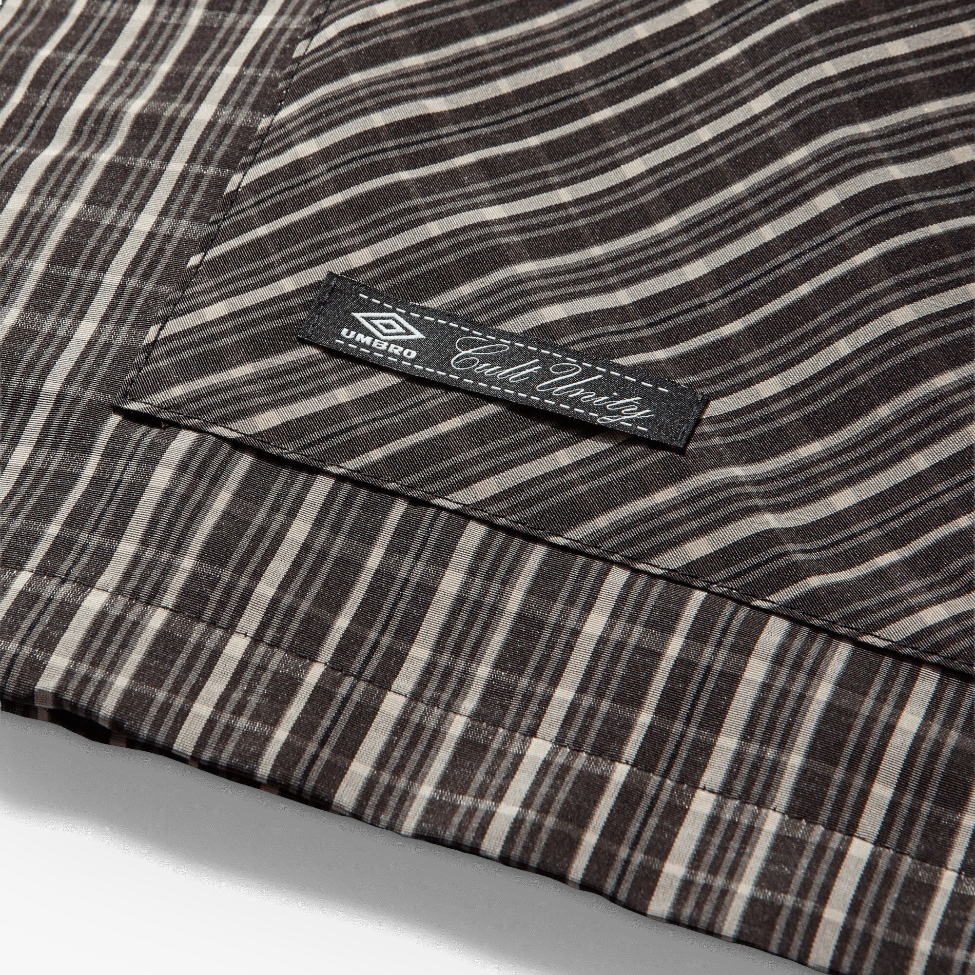 Umbro Checked Masked Anorak Beige / Dark Brown - Image 4