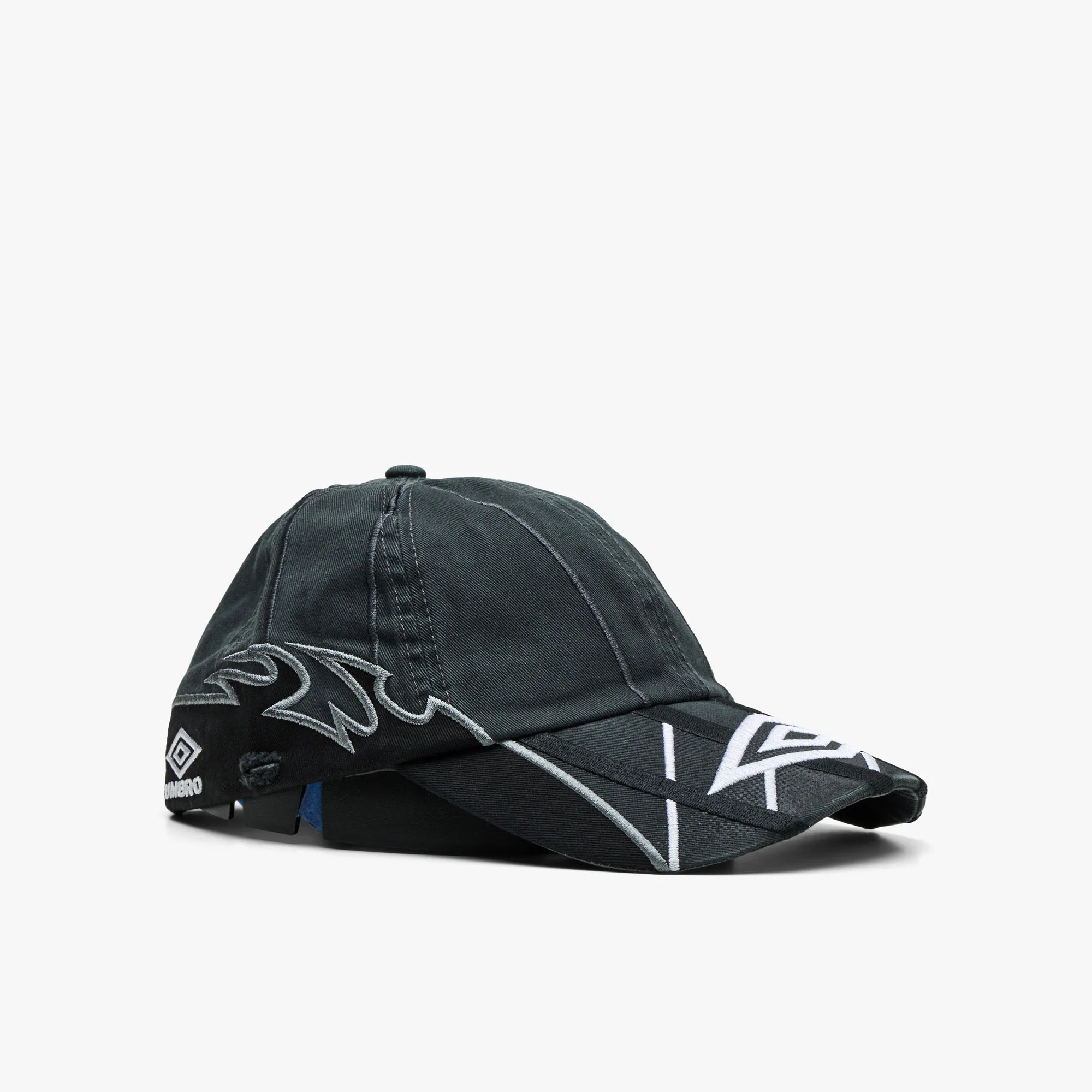 Umbro Goalkeeper Cap Dark Grey - Image 4