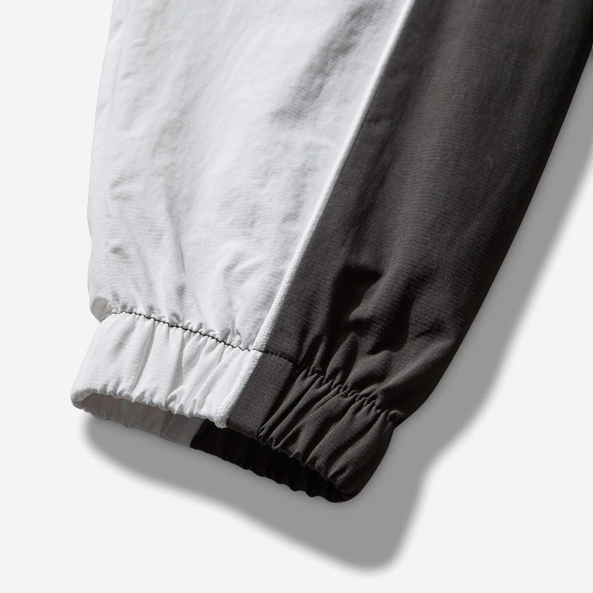 Umbro Guarding Masked Tracksuit White / Dark Olive - Image 3